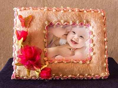 Ghép ảnh online với khng ảnh bé yêu bên gối thêu trang trí những chú bướm