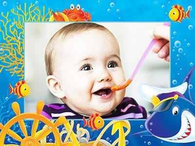 Khung ảnh be làm thủy thủ