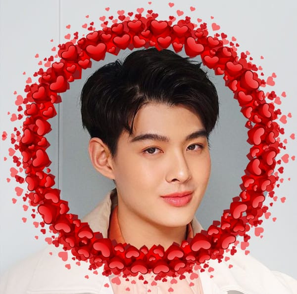 Tạo hình trang trí với vòng trai tim