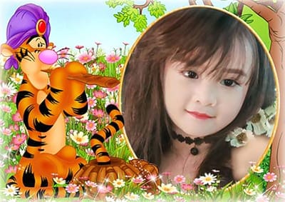 Ghép ảnh bé yêu với chú hổ thôi kèn ngộ nghĩnh