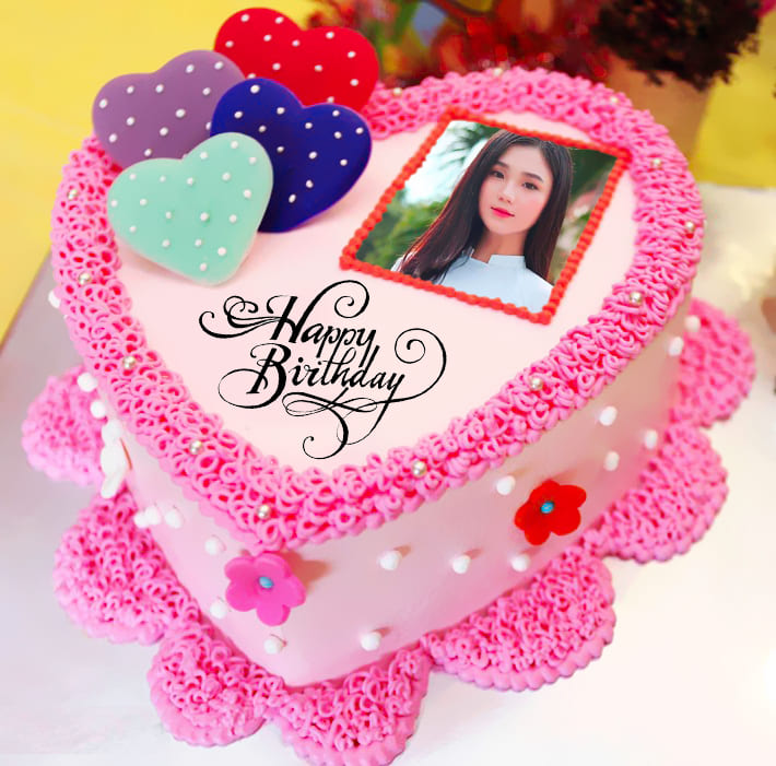 Tạo ảnh online chúc mừng sinh nhật với bánh kem trang trí màu hồng tuyệt đẹp