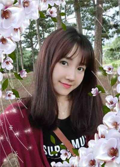 Tạo ảnh tự sướng với Khung ảnh ghép hoa trắng nghệ thuật