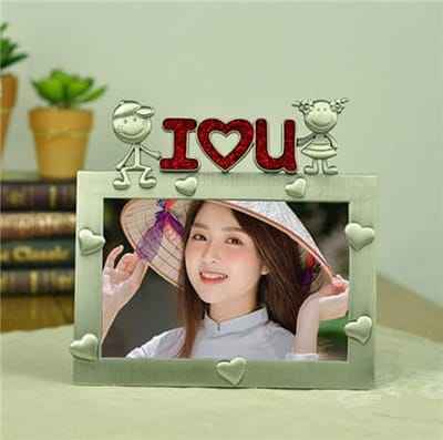 Ghép khung ảnh ý nghĩa về tình yêu trên nền xanh ngọc