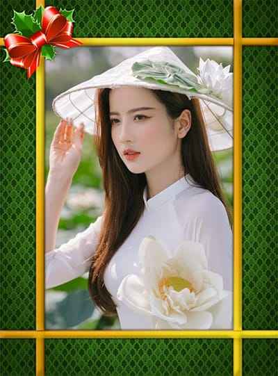 Ảnh chúc mừng giáng sinh với khung vàng nền xanh tạo cảm giác an lành