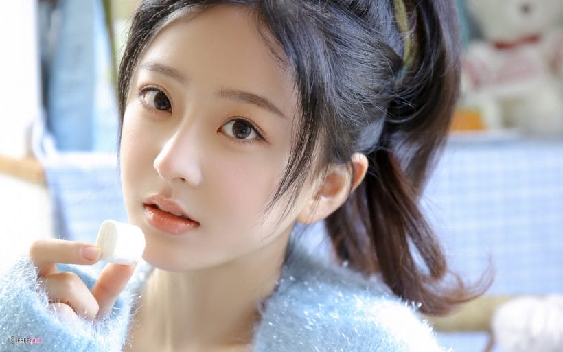 Hình ảnh thiếu nữ xinh như ngọc với đôi mắt to tròn đầy mộng mơ