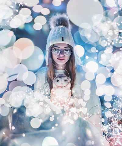 Xem hình ảnh nghệ thuật về hiệu ứng ánh sáng và cô gái xinh đẹp