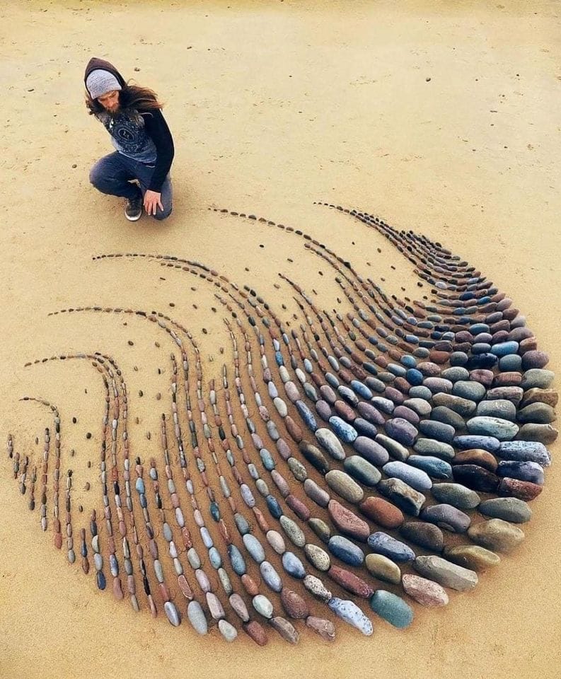 Xem hình ảnh nghệ thuật tuyệt đẹp được tạo ra từ những viên đá cuội