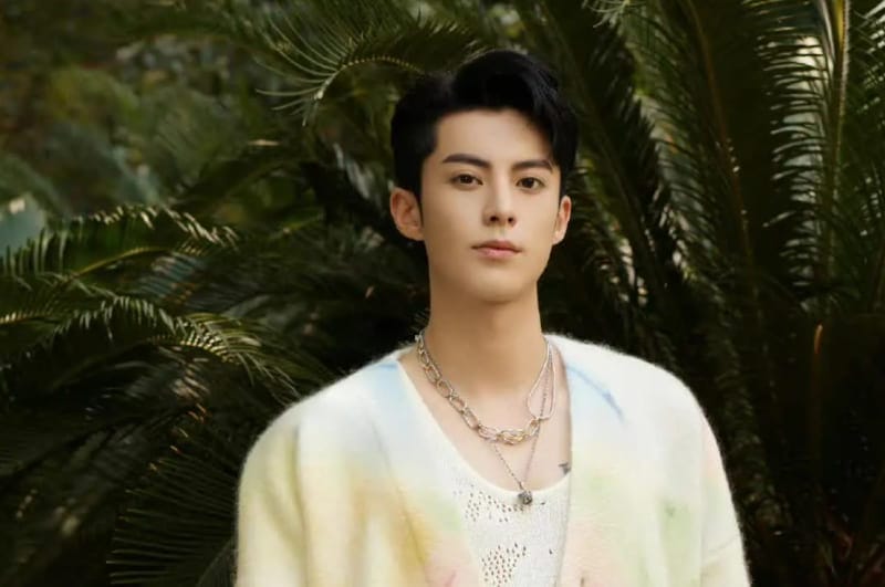 Hình ảnh đẹp trai và lạnh lùng diễn viên Trung Quốc Vương Hạc Đệ