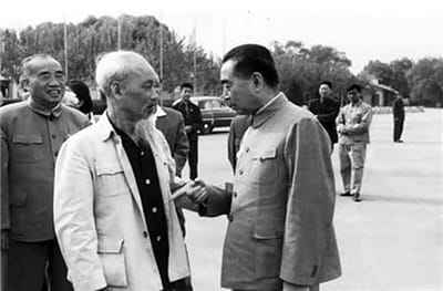 Xem hình ảnh Bác Hồ sang thăm đất nước Trung Quốc