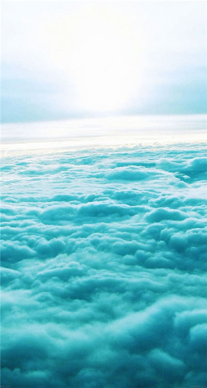 Hình ảnh đám mây màu xanh ngọc tuyệt đẹp trên bầu trời làm hình nền điện thoại
