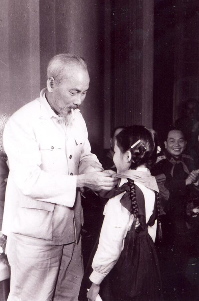 Tuyển chọn những hình ảnh đẹp nhất về Bác Hồ kính yêu 5