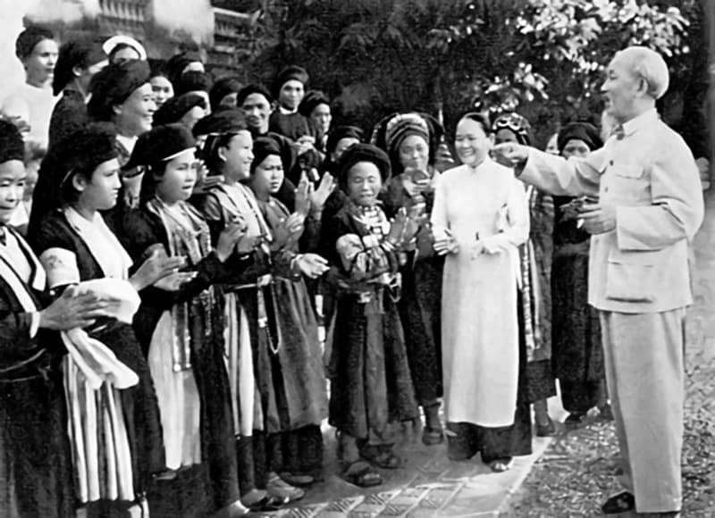 Tuyển chọn những hình ảnh đẹp nhất về Bác Hồ kính yêu 18